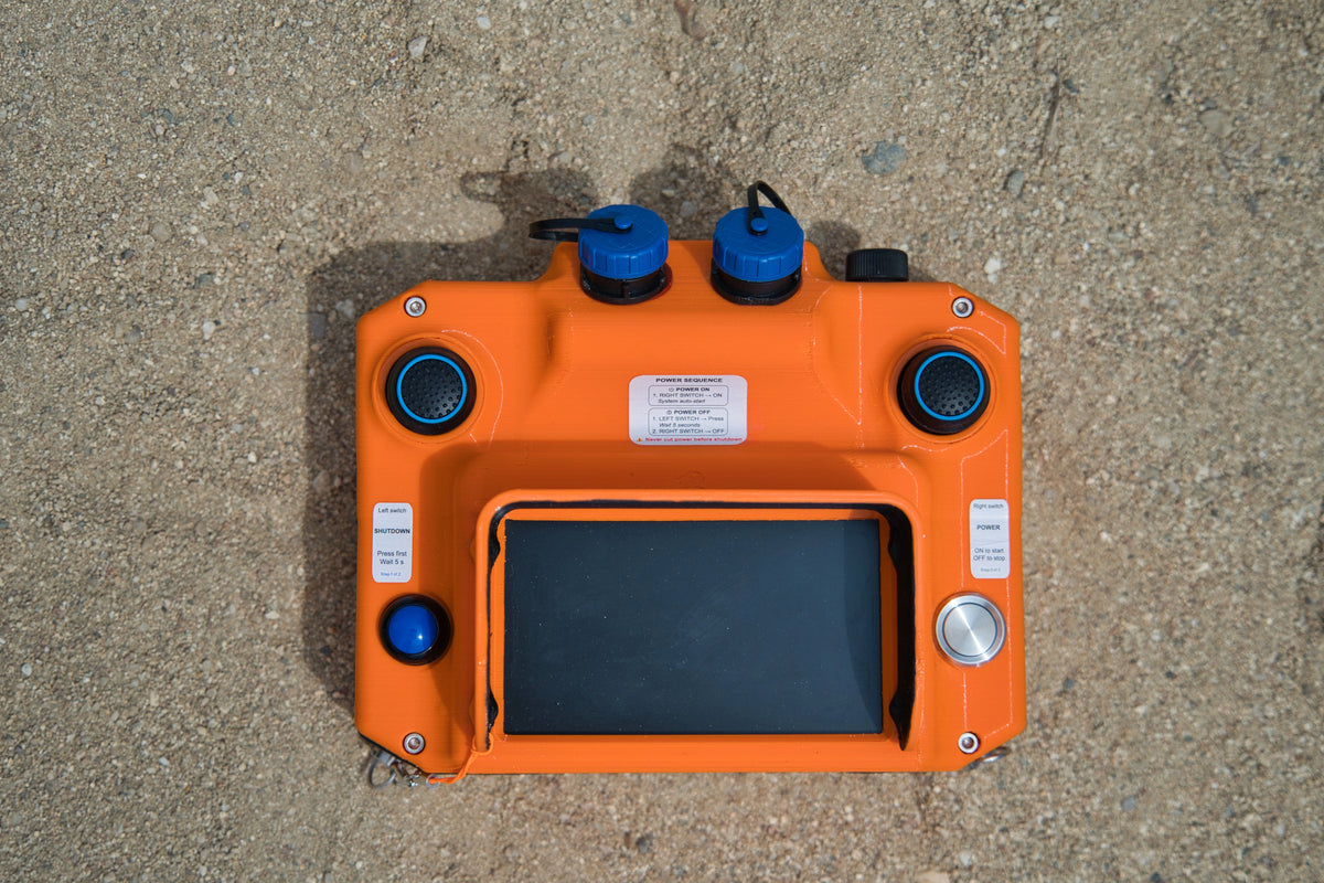 Télécommande à écran du drone sous-marin BentiX Explorer